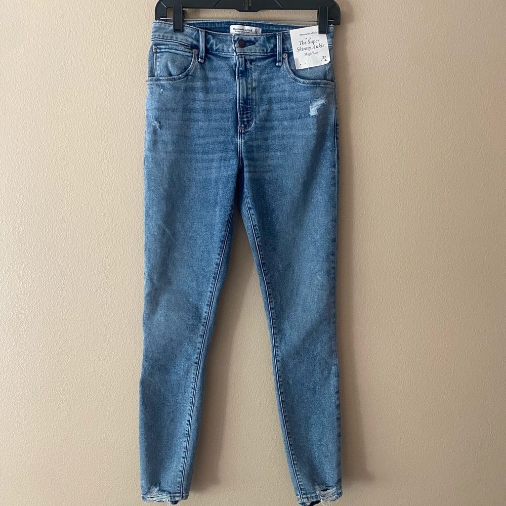 NWT Abercrombie & Fitch The Super Skinny Ankle High Rise jean size 27